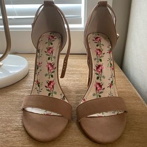 Nude suede like shoes